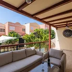 Comfortable 4-bedroom With Private Gardens