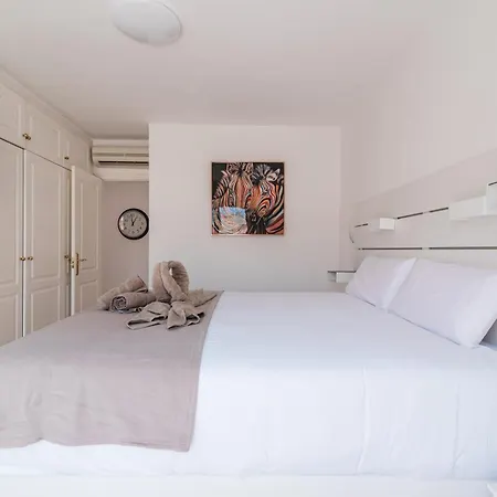 Comfortable 4-bedroom With Private Gardens Βίλα Costa Adeje (Tenerife)