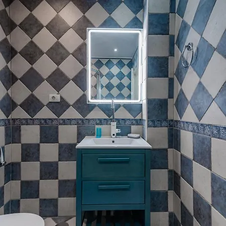 Willa Comfortable 4-bedroom With Private Gardens Costa Adeje (Tenerife)