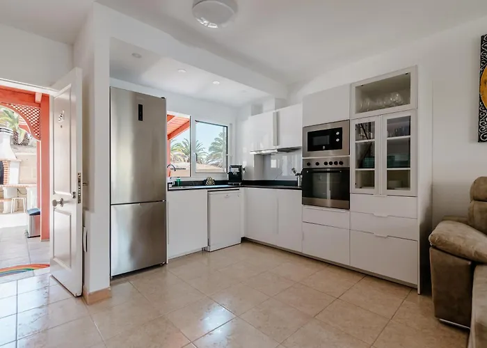 Willa Comfortable 4-bedroom With Private Gardens