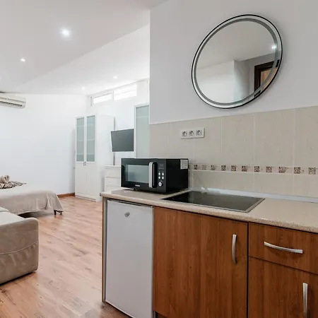 Вилла Comfortable 4-bedroom With Private Gardens