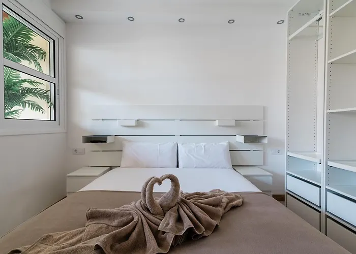 Comfortable 4-bedroom With Private Gardens